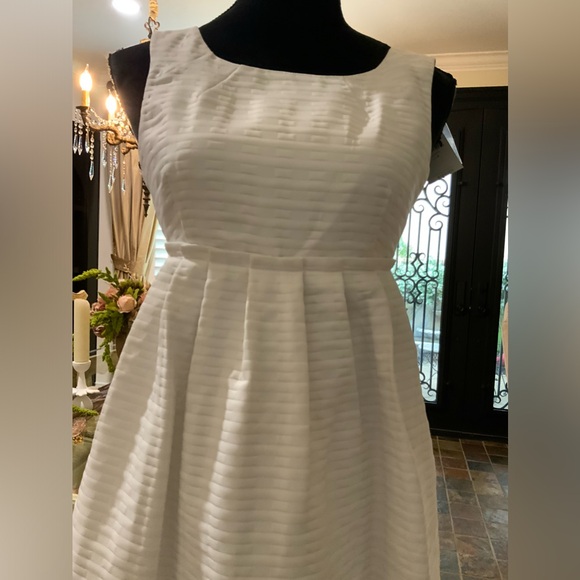 NWT- white empire waisted dress in white size 4. - Picture 2 of 7
